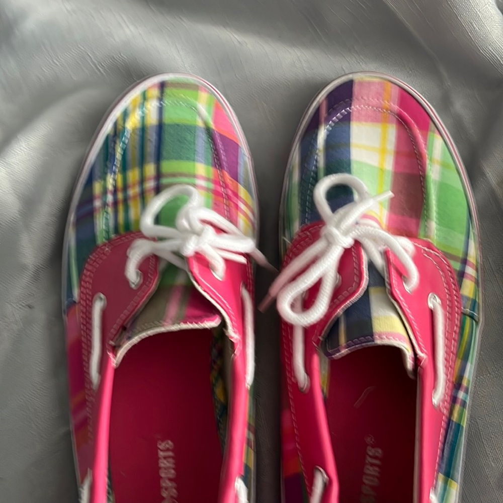 Canvas shoes